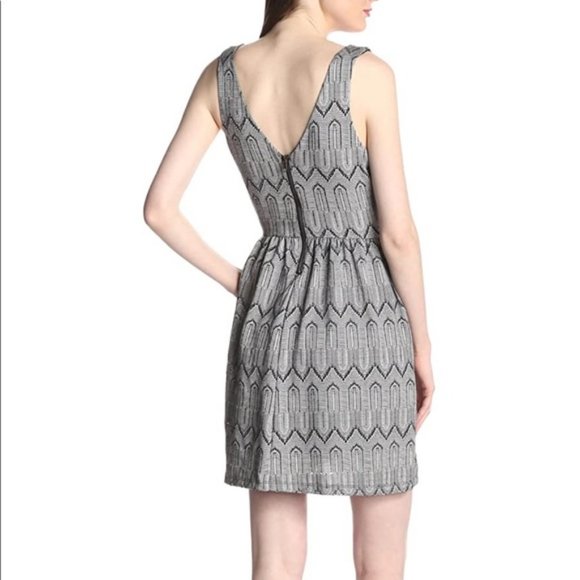 LUCKY BRAND Sleeveless V-Neck Fit-And-Flare Mini Dress Women's Small - Picture 2 of 12